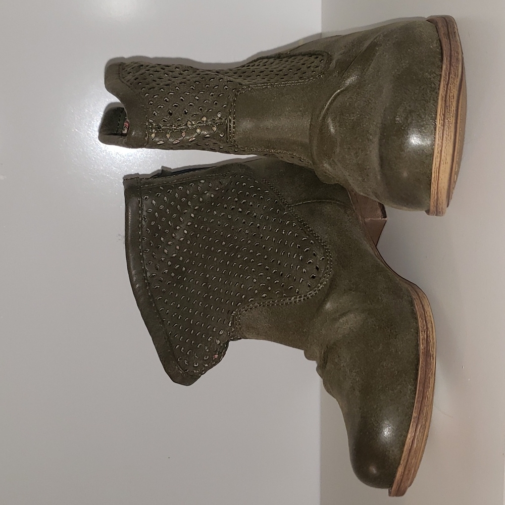Roxy Valerie Green Ankle Boots Size 6 Gently Worn